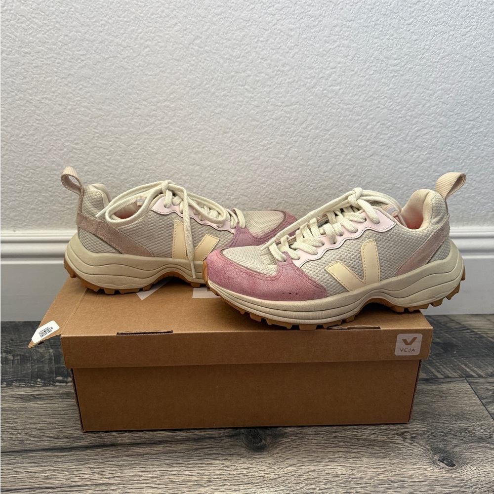 Veja Women's Cream and Pink Hiking-Style Sneakers